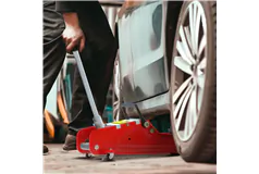 Low-Profile Floor Jacks, 3.1&#39;-15&#39; Lifting Range, 2.5 Ton (5,000 lb) Ca - Click for more details