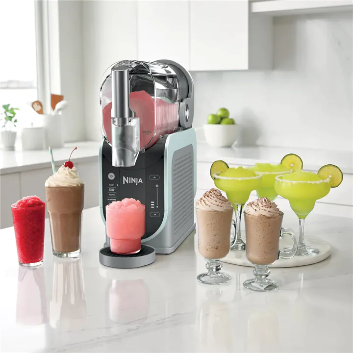 Ninja SLUSHi 2.84 L (96 oz.) Professional Frozen Drink Maker